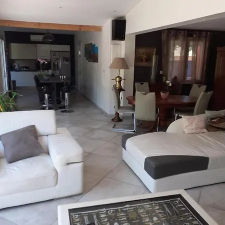 Maison Avec Piscine Nyaraló